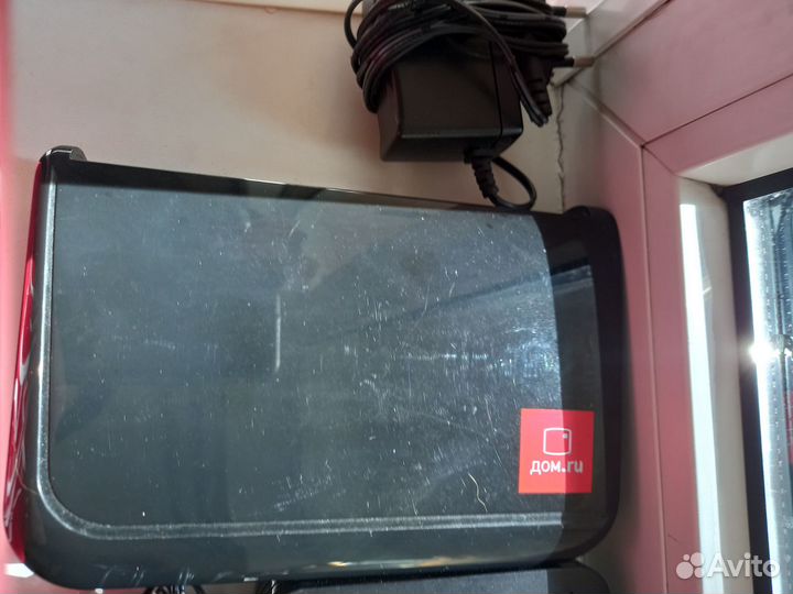 Роутер и приставка на телевизор