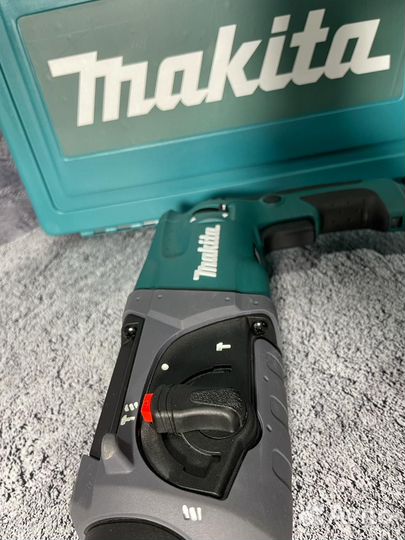 Перфоратор makita HR 2470