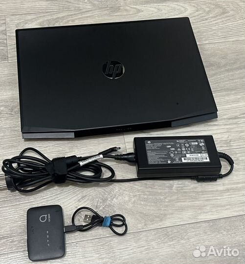 Ноутбук Монстр для игр Core i5-8250U 8gb SSD 256gb