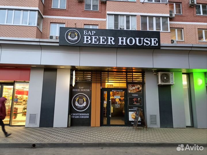 Требуется бармен в спорт бар без опыта