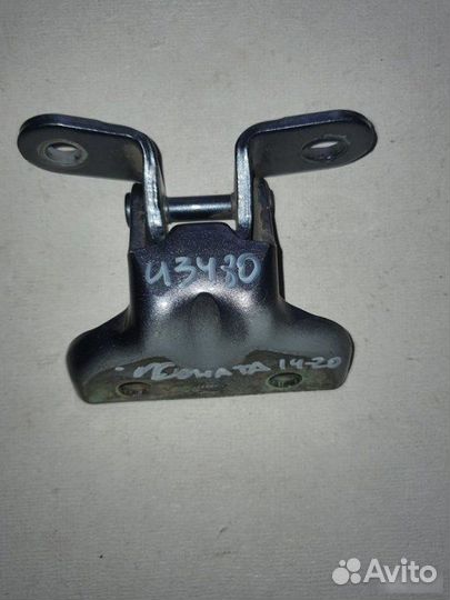 Петля двери правая задняя Hyundai Sonata 2014