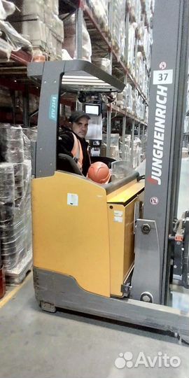 Водитель штабелер Вахта склад инструментов