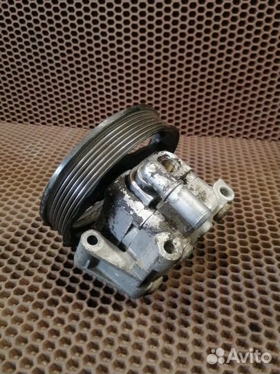 Насос гура Jaguar Xf X250 3.0 2010