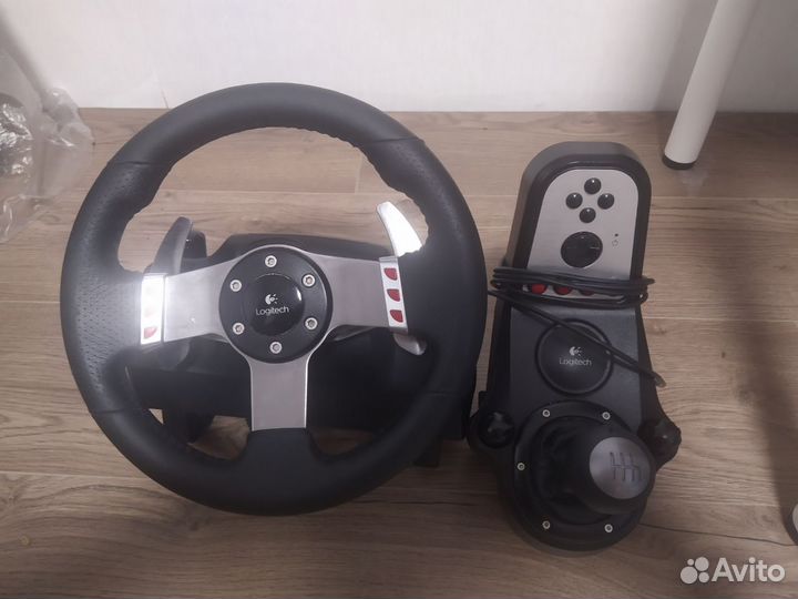 Игровой руль Logitech g27