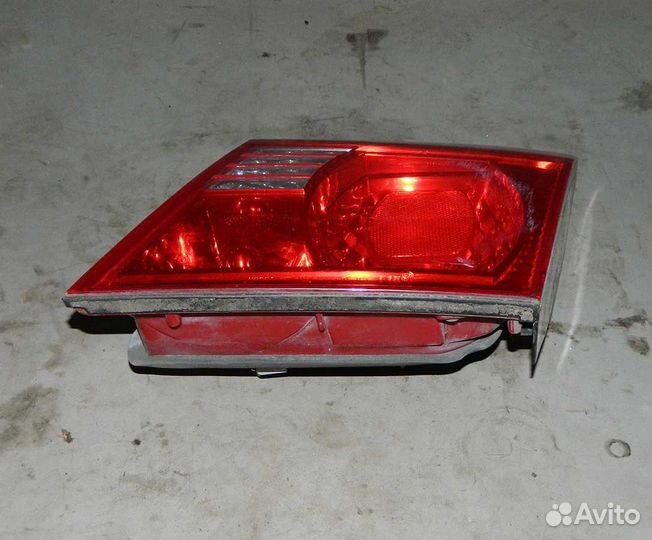 Фонарь правый внутренний Kia Magentis 1