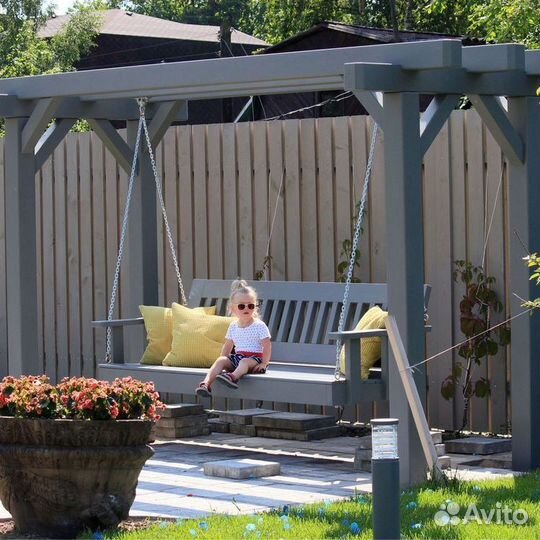 Садовые качели из дерева