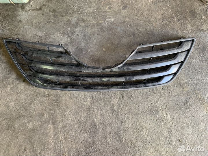 Решетка радиатора Toyota Camry 40