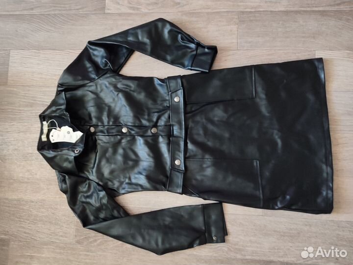 Платье женское из эко кожи 42р. новое