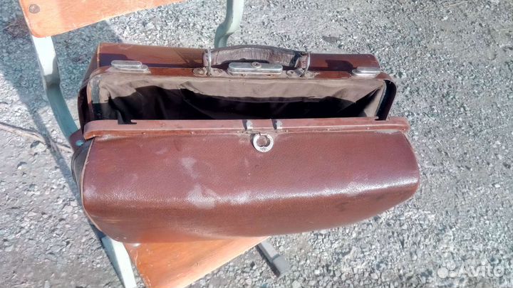Саквояж. Настоящий, старинный. Замки работают