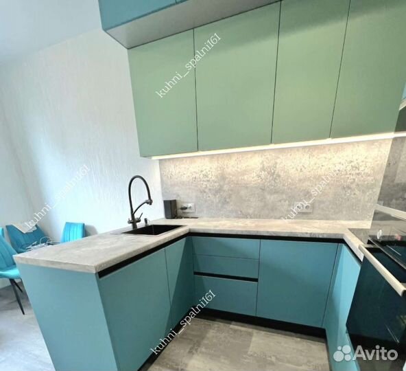 Кухня с Ровным Фасадом