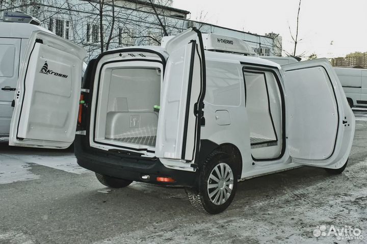 Водитель на Ford Transit в Ozon
