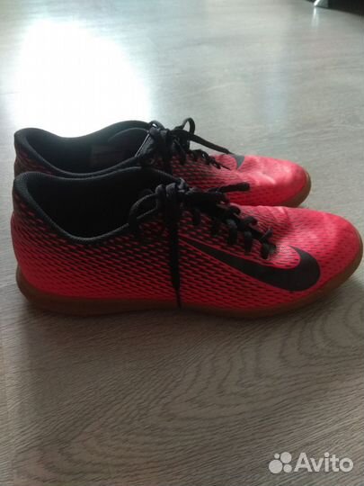 Футзалки Nike: розовые (42 размер)