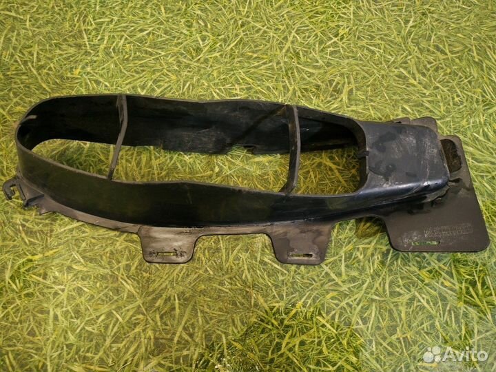 Воздуховод бампера передний правый передний правый