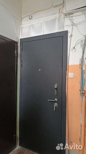 Дверь белая классика, черный шелк с установкой