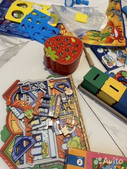 Огромный пакет игрушек книжек для детей от года