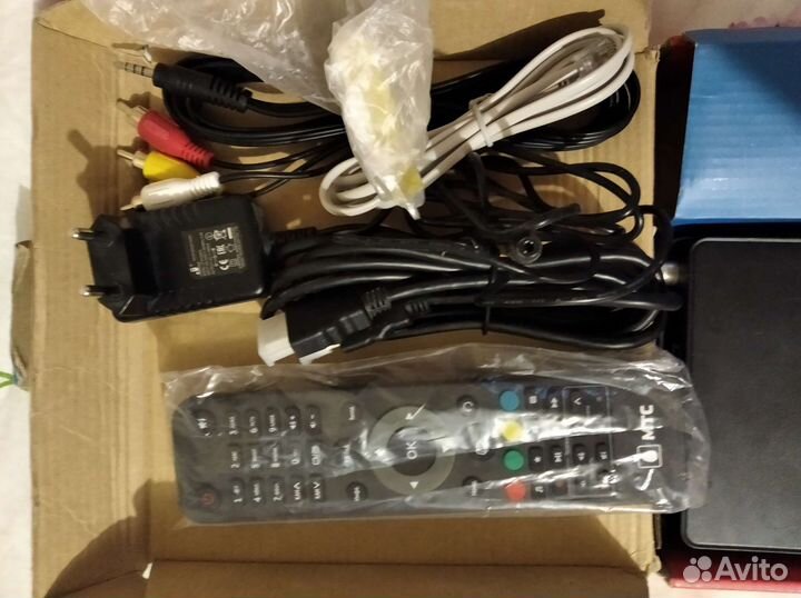 Роутер и TV приставка МТС