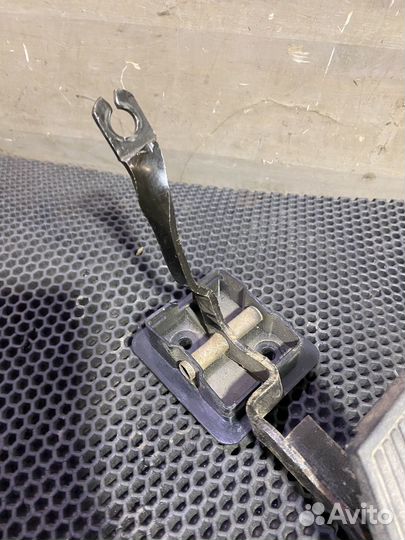 Педаль газа Chrysler Cirrus Dodge Stratus