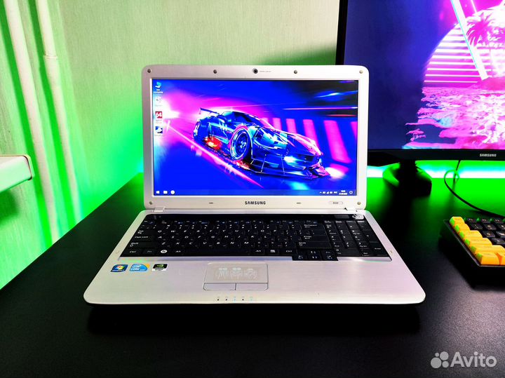 Ноутбук Samsung i3/15.6/SSD