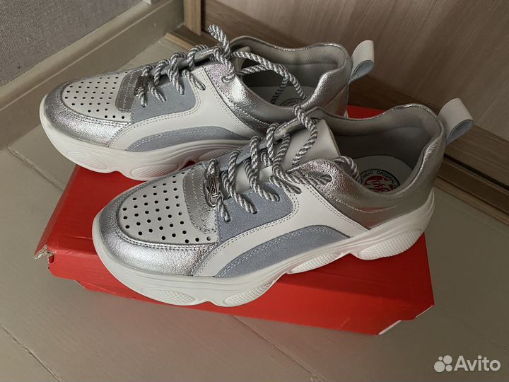 Кроссовки натуральная кожа