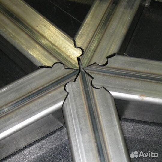 Лазерная резка металлических труб