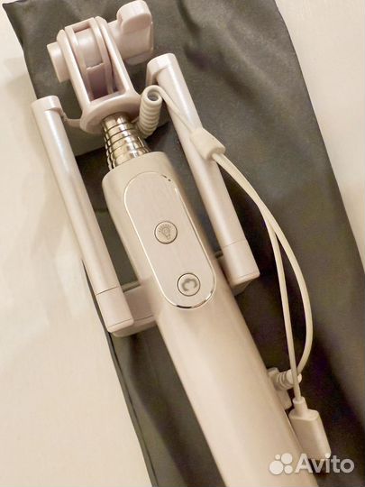 Селфи палка (монопод) со вспышкой и зарядкой