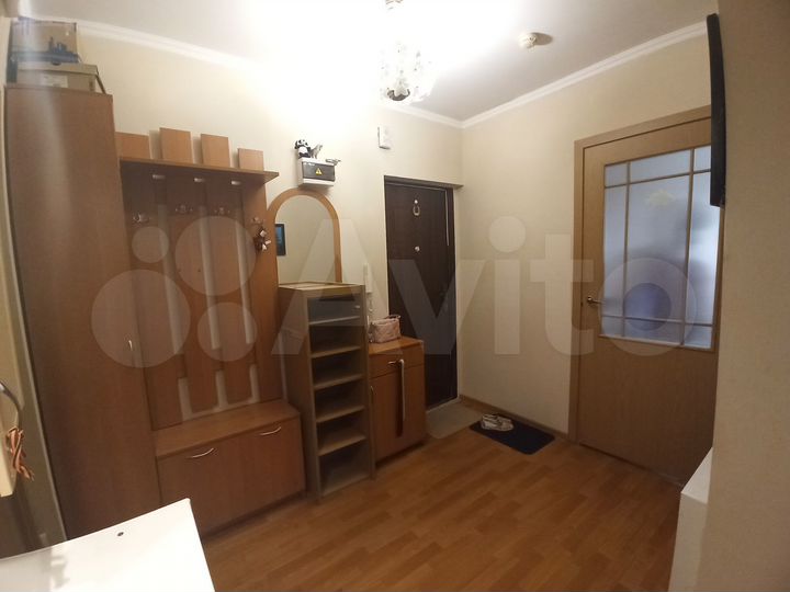 2-к. квартира, 56 м², 2/10 эт.