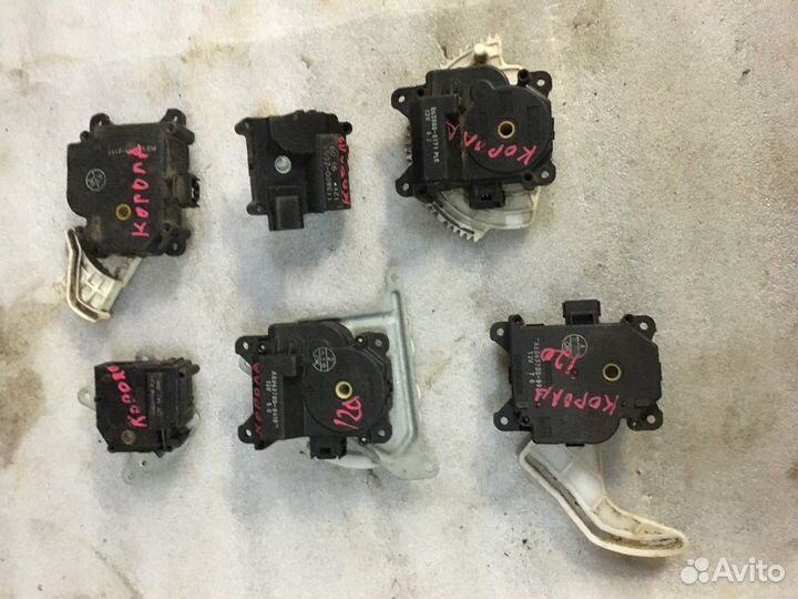 Моторчик привода заслонок отопителя