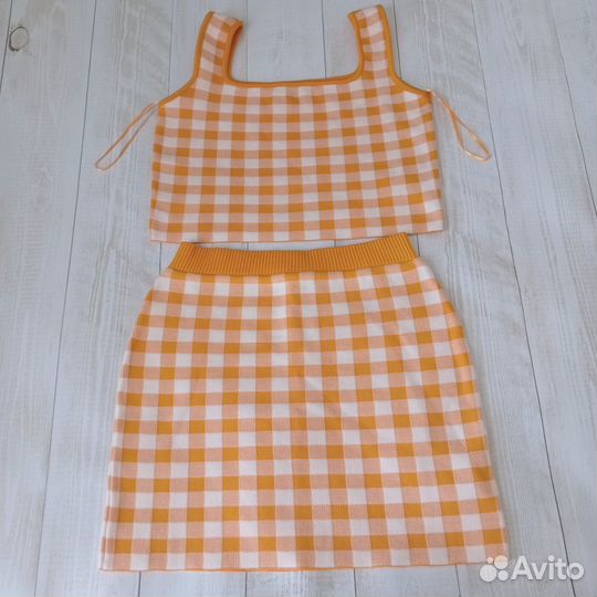 Комплект из плотного трикотажа - топ и юбка, 46-48