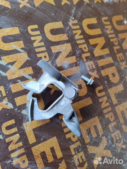 Замок капота Mercedes W 219 A2098800164