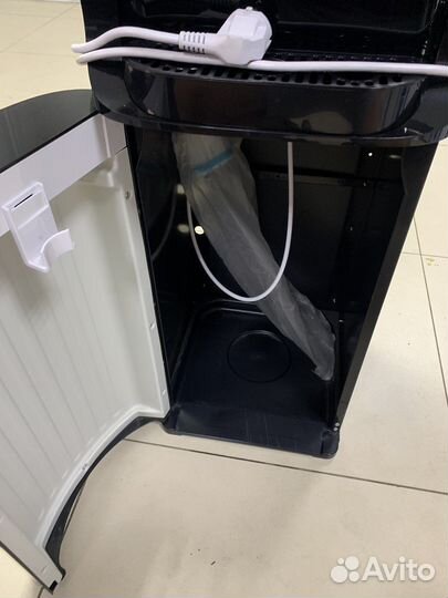 Кулер для воды с нагревом и охлождением