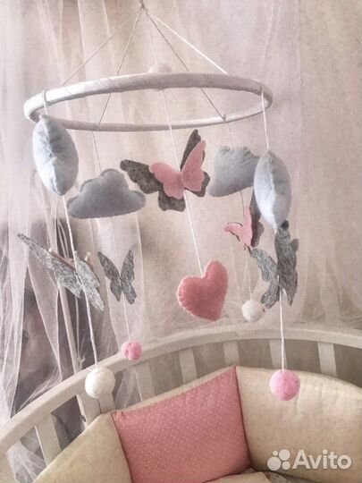 Мобиль из фетра в кроватку