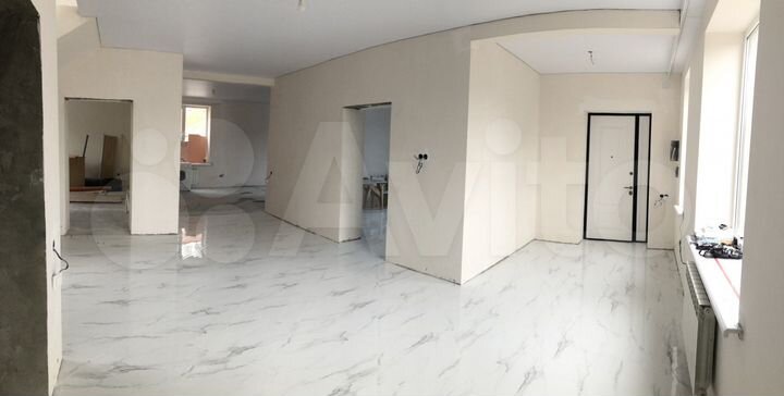 Коттедж 202 м² на участке 7 сот.