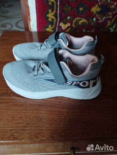 Кроссовки для девочки