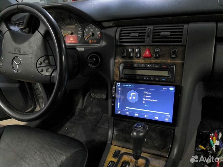 Магнитола на Mercedes-Benz W210