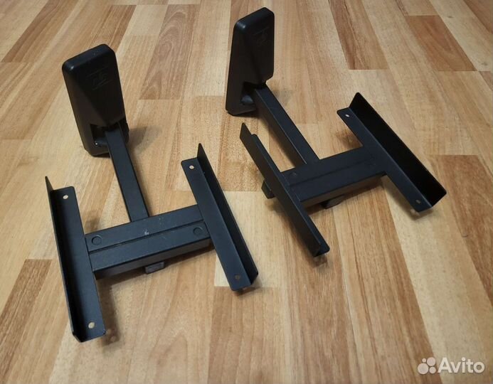 Haстенныe кpонштейны для полочных AC