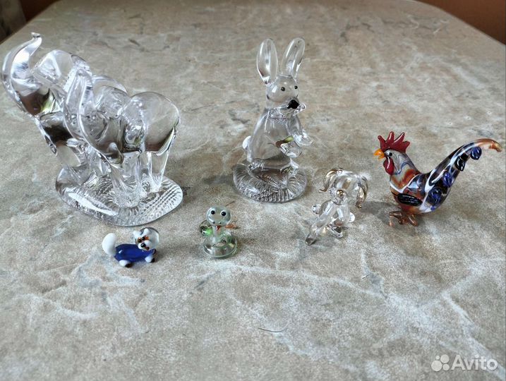 Коллекция фигурок из цветного стекла