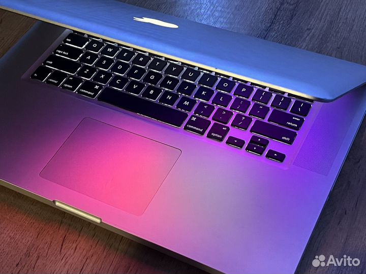 Apple MacBook Pro 15 i7/10/240