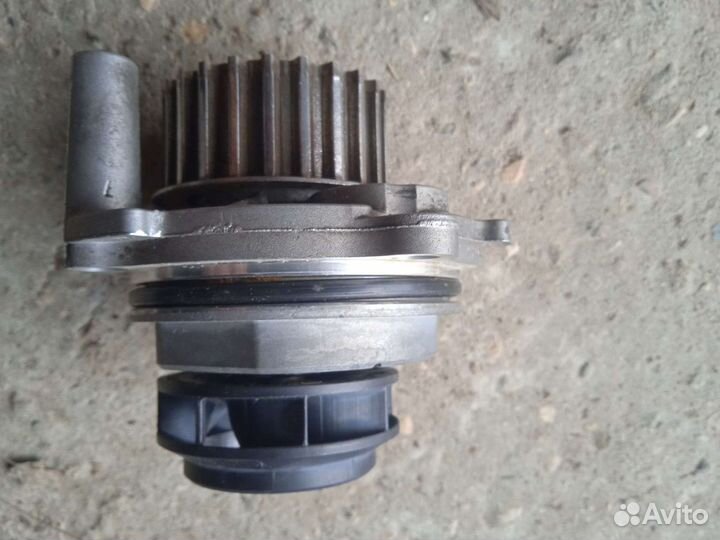 Продам помпу шкода октавия а5
