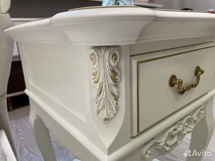 Тумба прикроватная из массива бука, эмаль Прованс