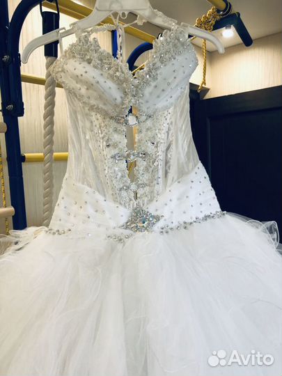 Очень красивое свадебное платье