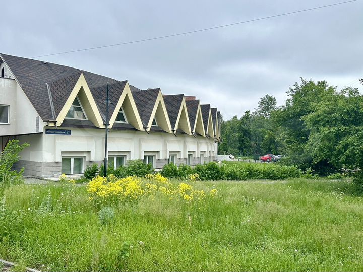 Здание, 2720 м²