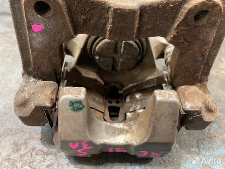 Суппорт задний левый Suzuki Kizashi RE