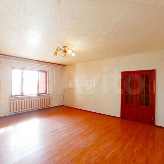 3-к. квартира, 98 м², 3/3 эт.