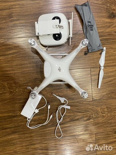 Квадрокоптер dji phantom 4