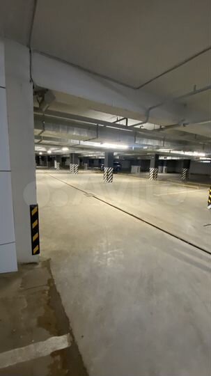 Машиноместо, 14 м²