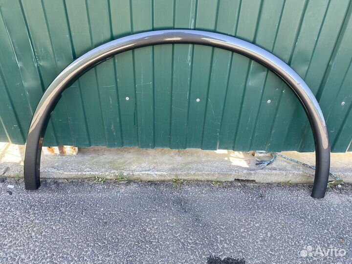 Накладка левого крыла Dodge Durango