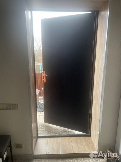 Металлическая дверь бу