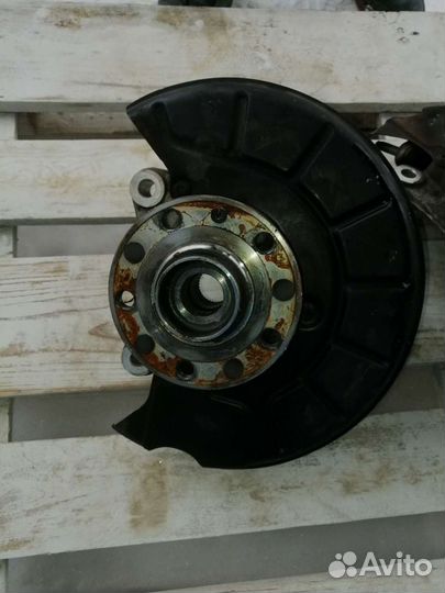 Поворотный кулак передний vw passat