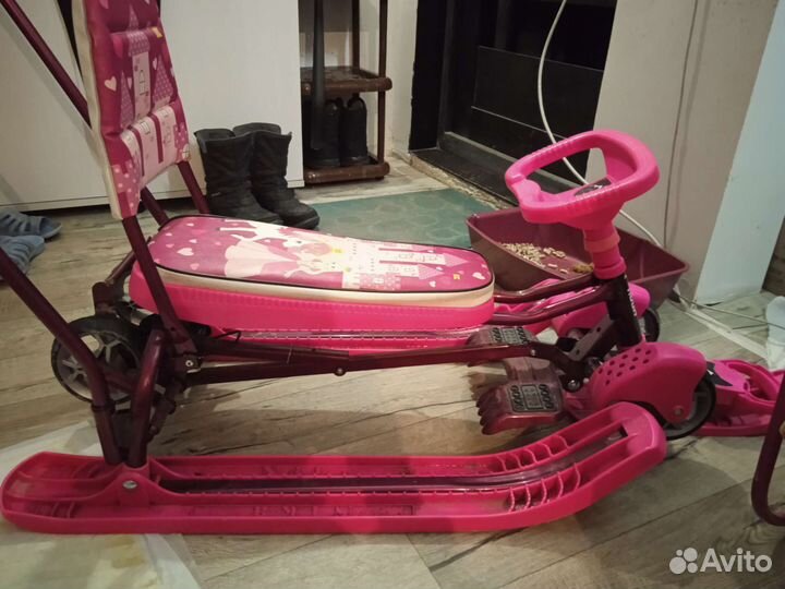 Детский снегокат с колесами