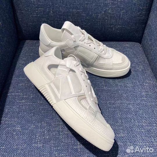 Кроссовки valentino